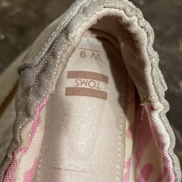 Toms Taupe Flats - Picture 6 of 7